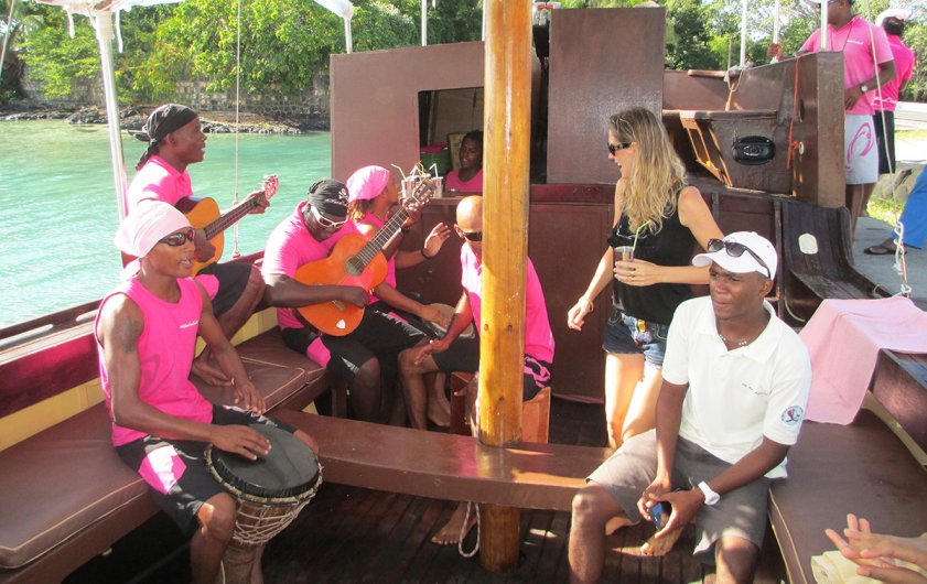 Pirate Boat Mauritius "One Love"
